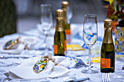 2026 Bubbles & Blingo Tablescape