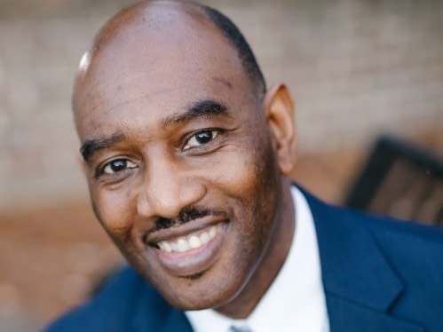 photo of Dr. Simmons